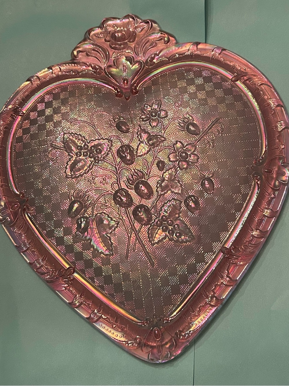 Vintage Fenton Sunset Iridized Strawberries Large Heart Box
